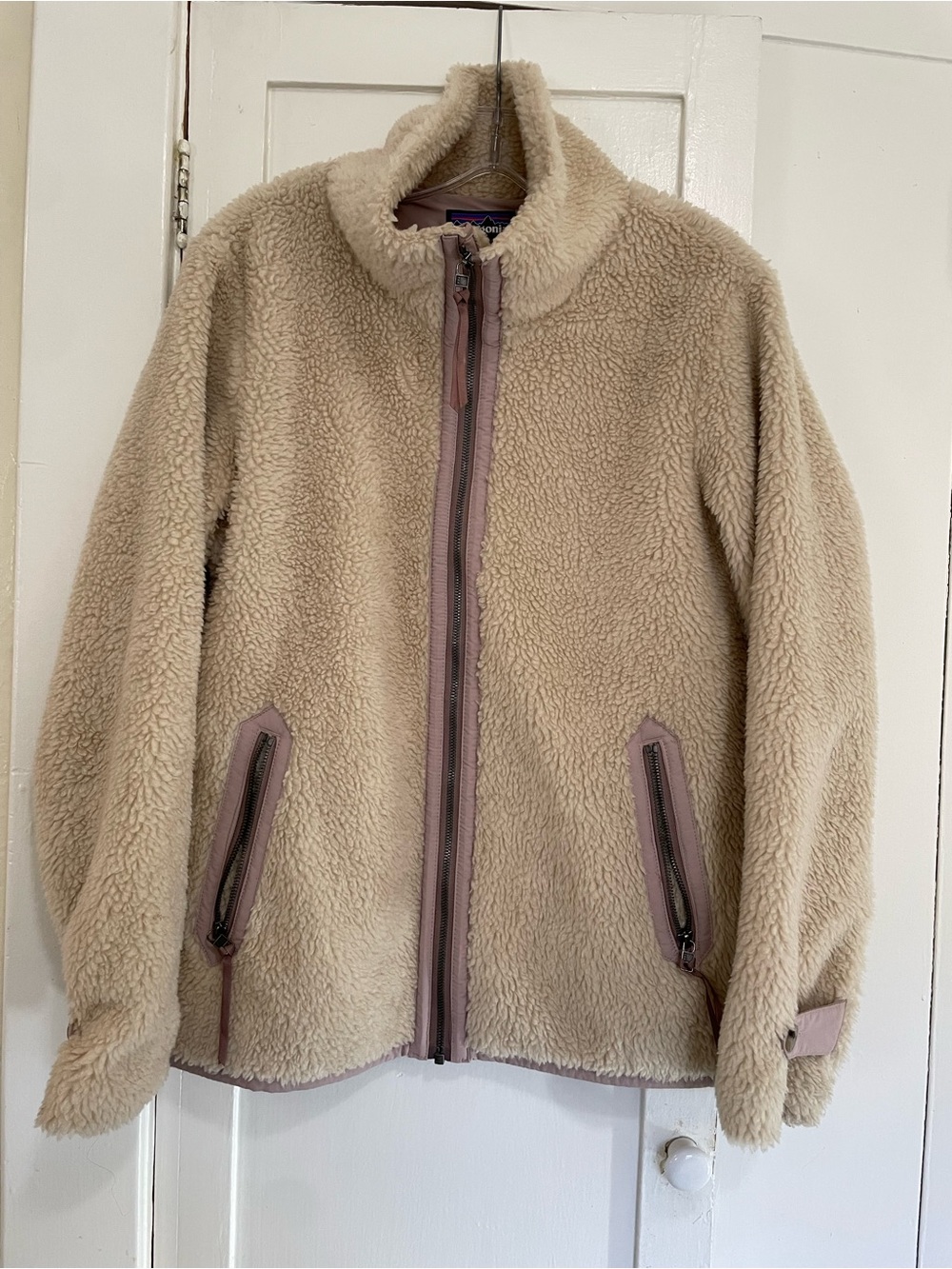 Patagonia Divided Sky Cream Sherpa Jacket with Dusty Pink Lining large